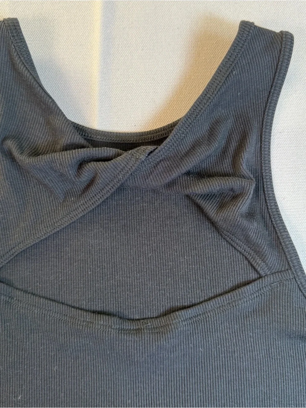 Lululemon sz0 Women's Black Ribbed Twist-Back Racerback Tank Top style#LW1DZES